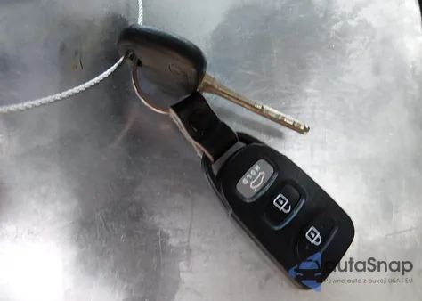 2013 Hyundai Elantra Gls z USA, uszkodzony, nr VIN 5NPDH4AE3DH255763